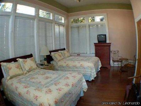 Avenue Inn Bed And Breakfast New Orleans Room photo