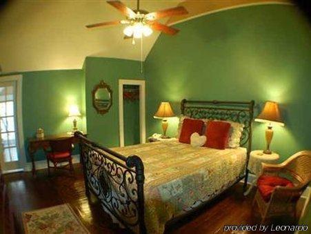 Avenue Inn Bed And Breakfast New Orleans Room photo