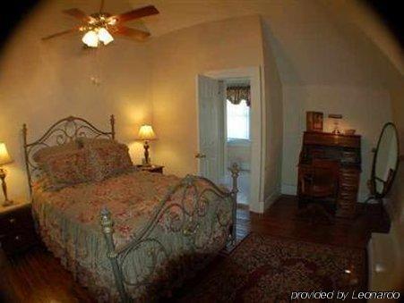 Avenue Inn Bed And Breakfast New Orleans Room photo